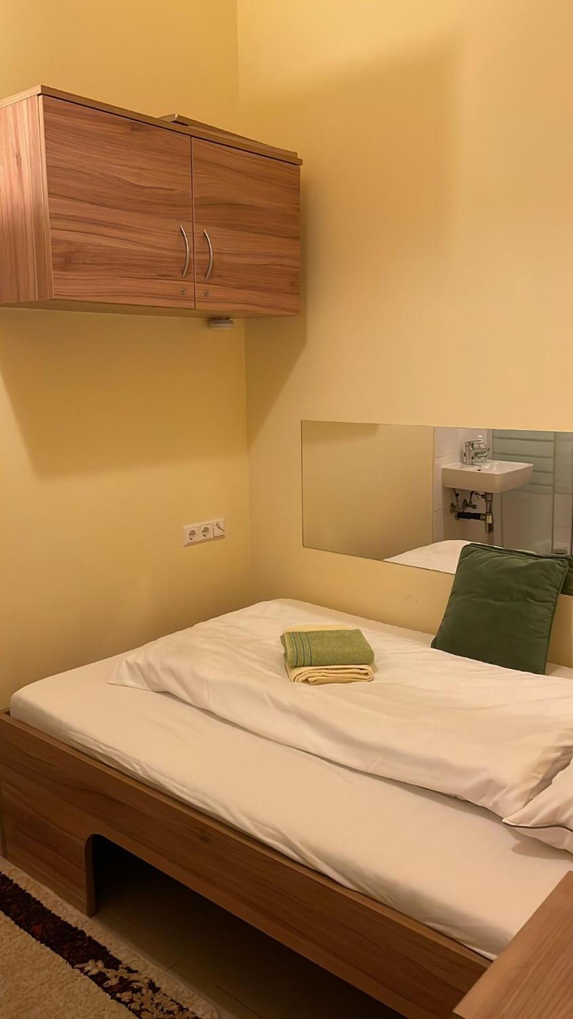 Elisabeth Hostel Vienna Exterior photo